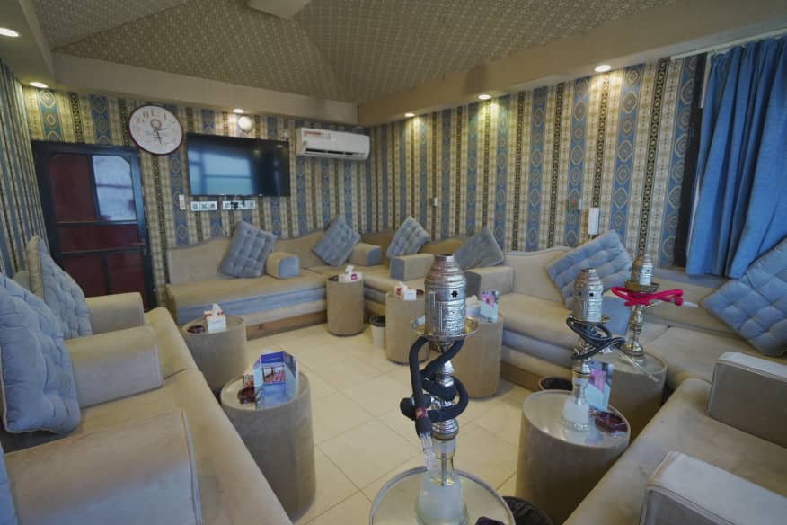 مخيم مطل على البحر