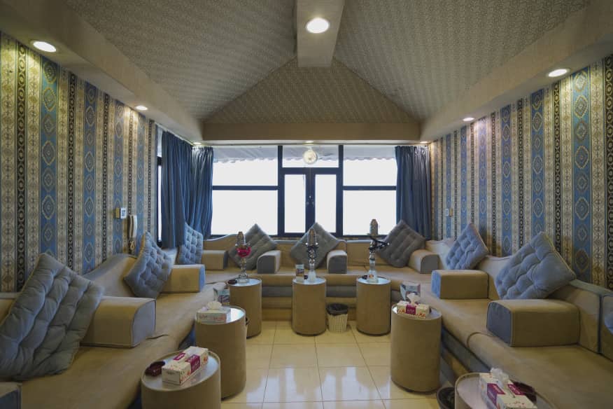 مخيم مطل على البحر