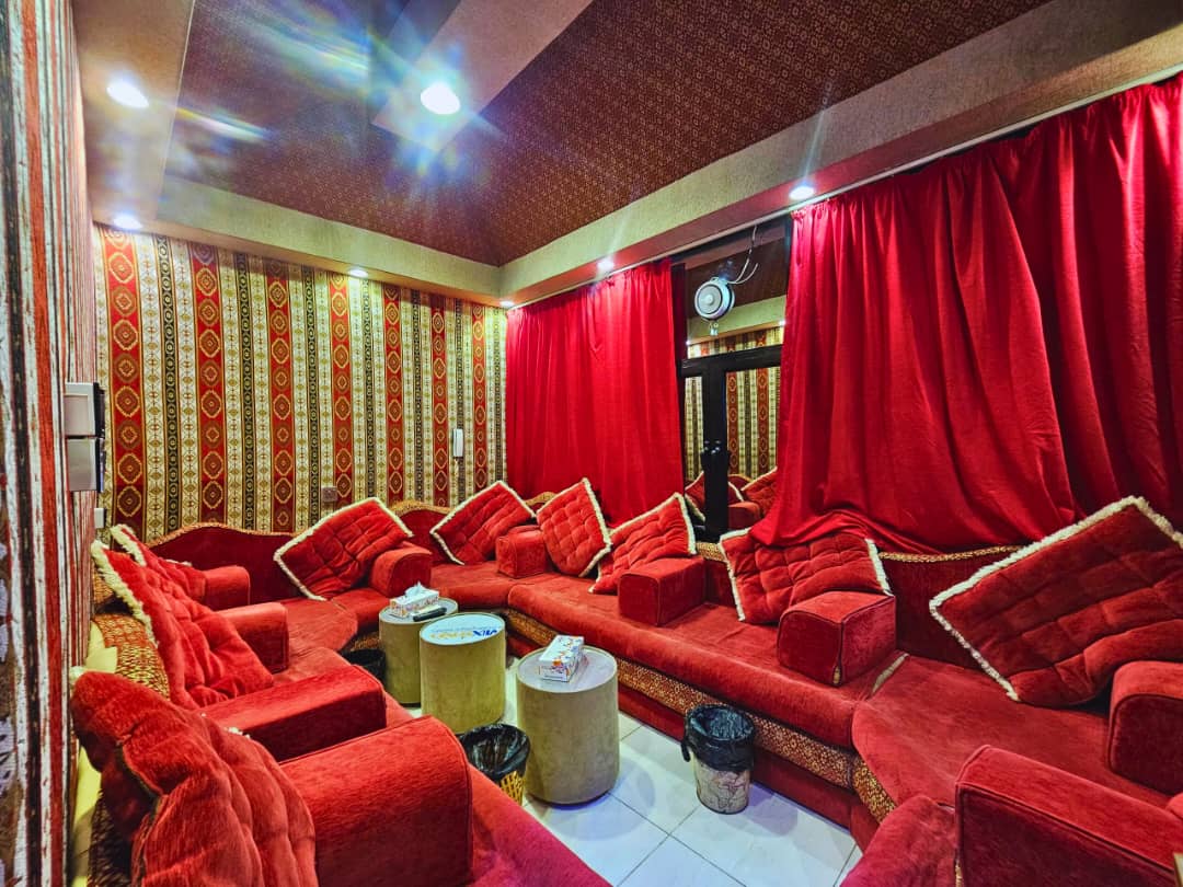 مخيم مطل على البحر